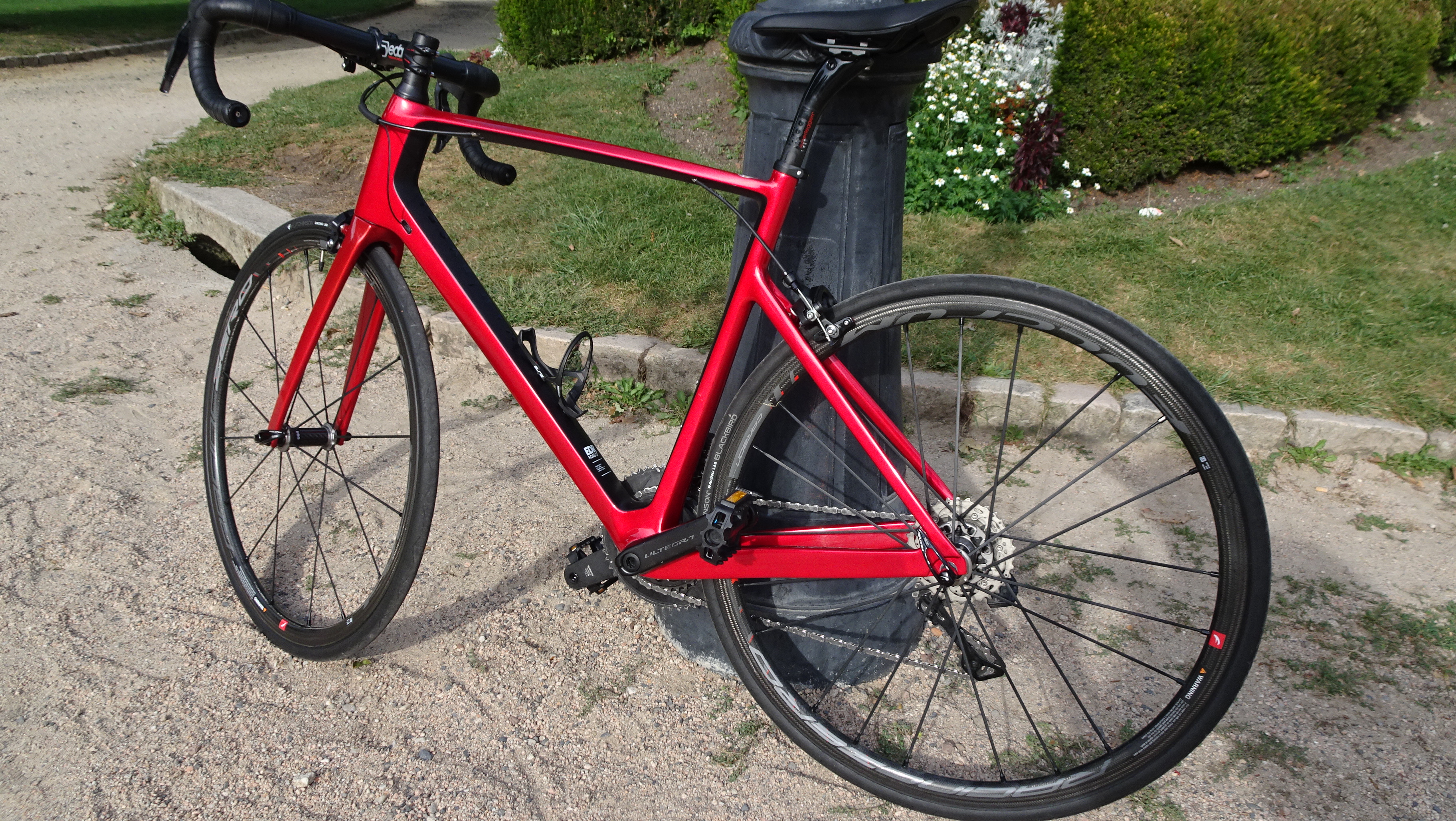 Vélo EDR CF rouge Full Carbone Ultegra Di2 avec capteur de puissance et cadre neuf*