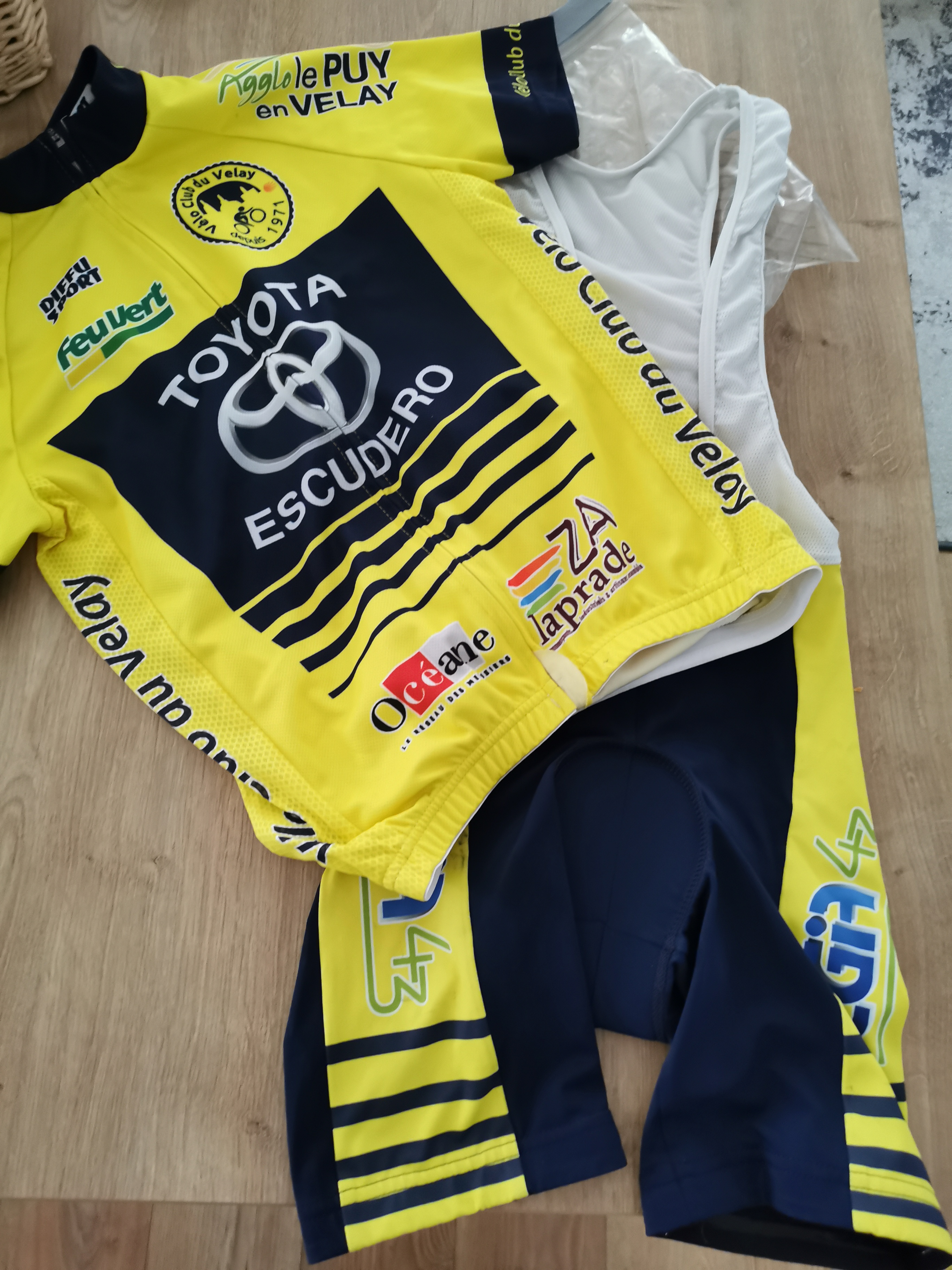 Cuissard court + veste courte taille 140