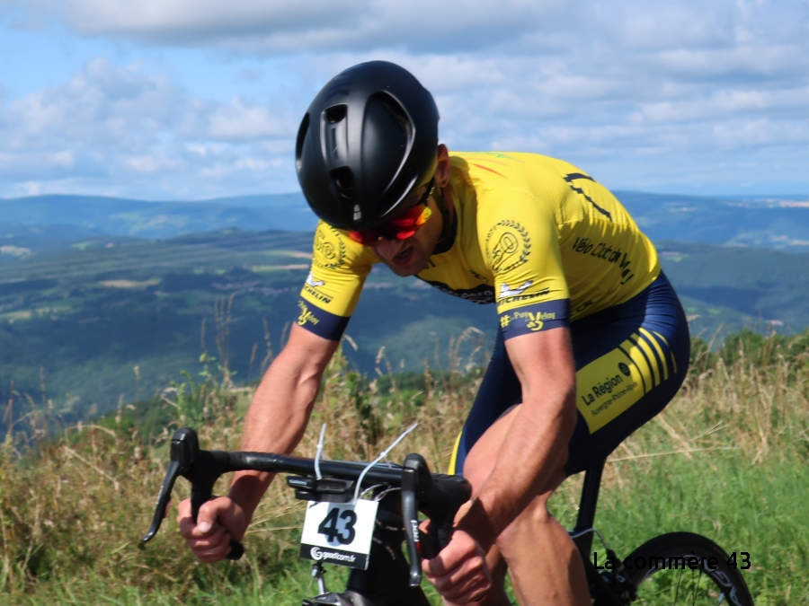 Cyclisme : quatre coureurs du VC Velay sur la grimpée du col de Peyra Taillade