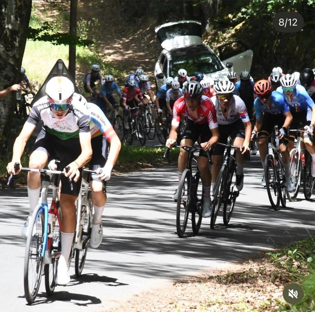 Antoine prend la roue