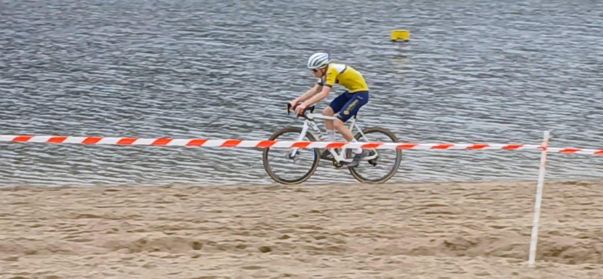 Antoine à la plage...