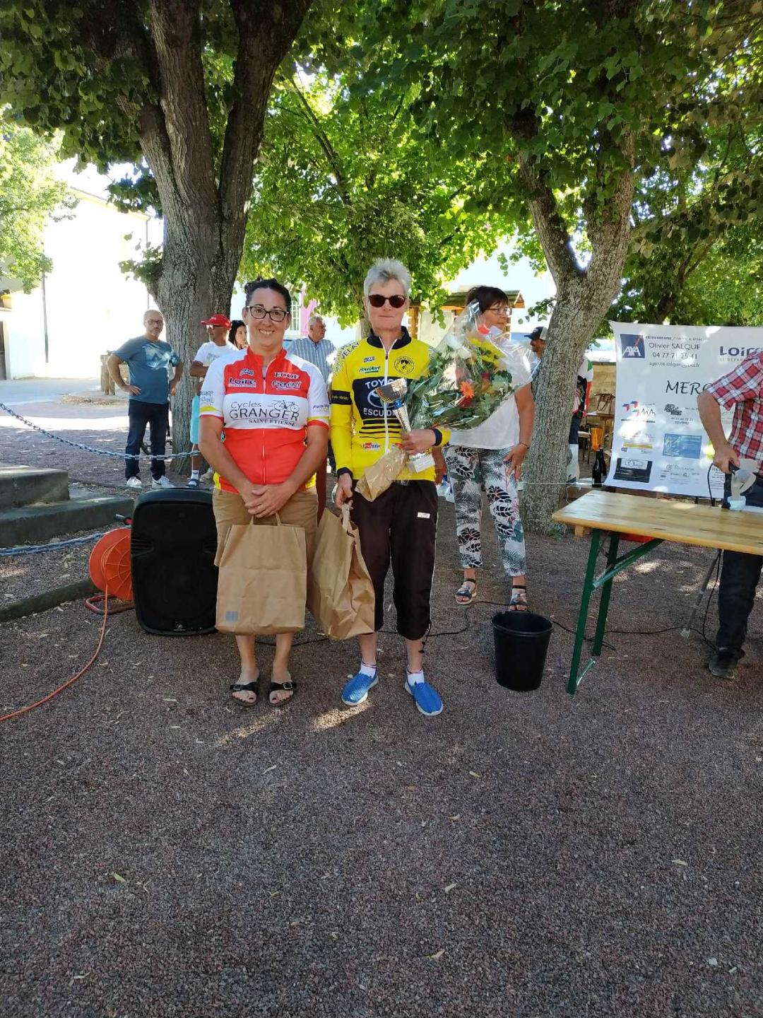 Cécile sur la  première marche!