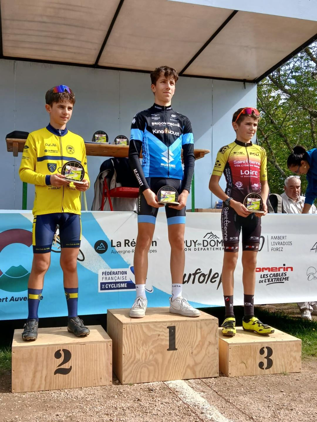 Elio 2e à Ambert