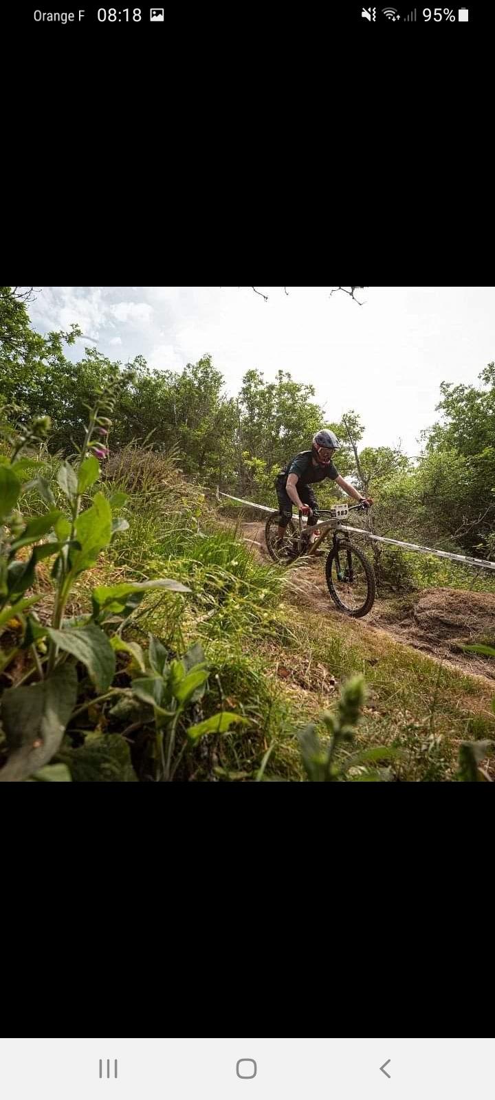 VTT : Les enduristes du Vélo Club du Velay en piste à la Coupe de France à Brassac (Tarn)