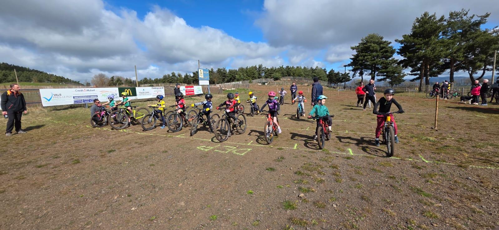 Le Vélo Club du Velay brille sur tous les tableaux au TDJV d'Eycenac