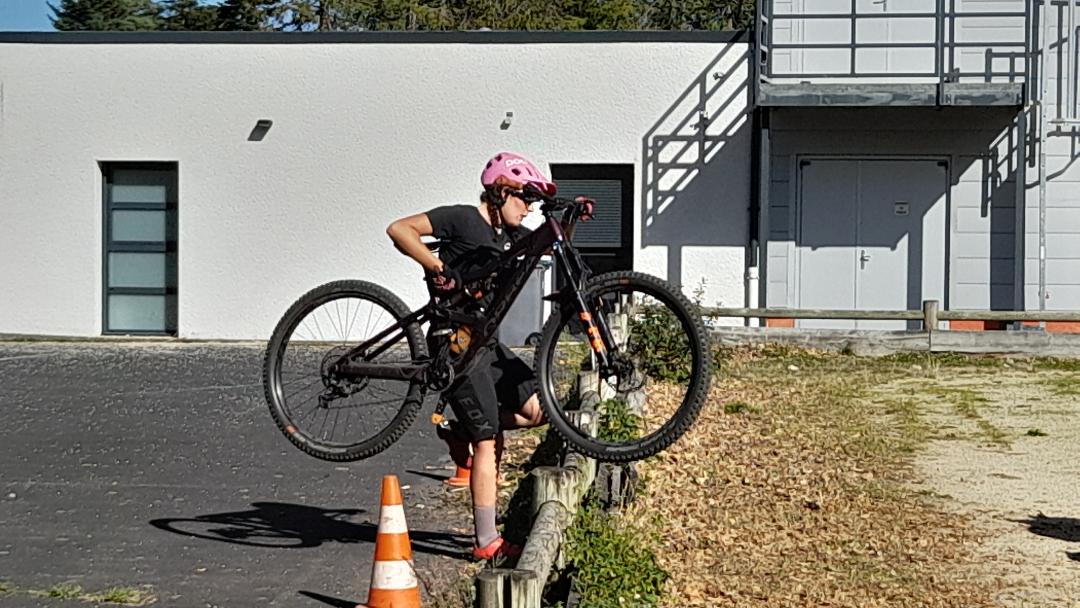 Lourd ce vélo Louise...