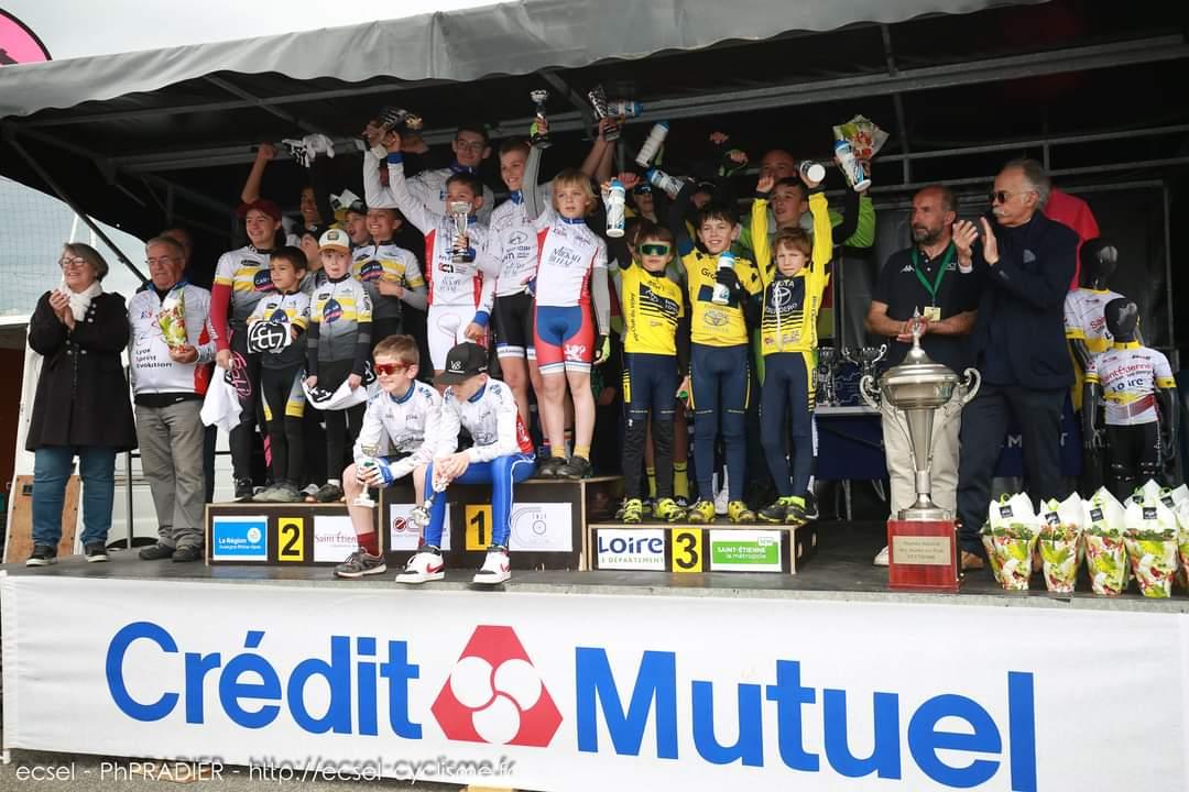 Les jeunes du Vélo Club du Velay au Trophée National des Jeunes sur Piste de Méons