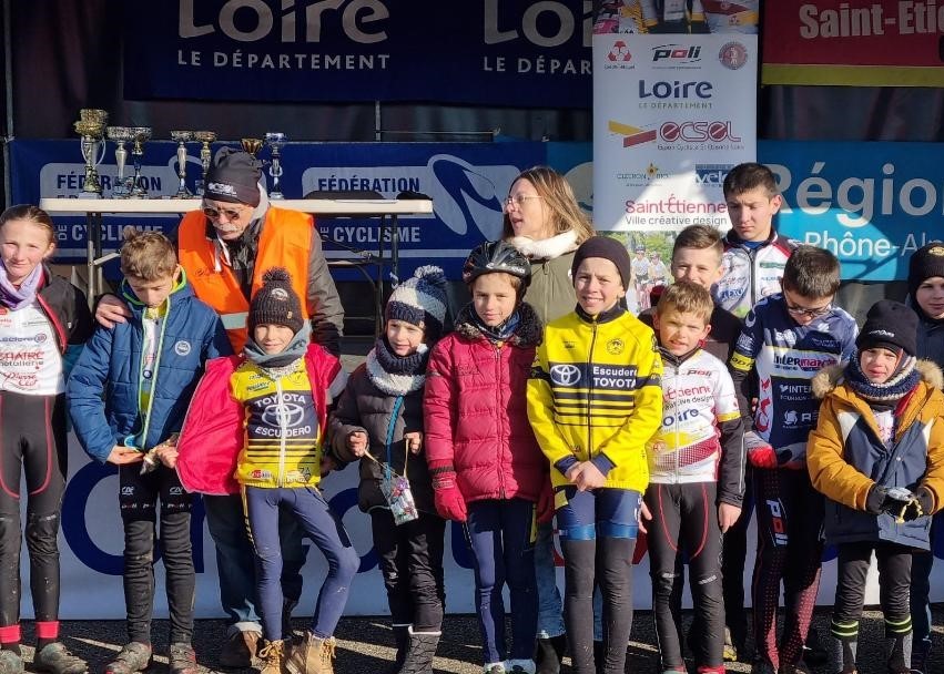Cyclisme : Le Vélo Club du Velay toujours dans le rythme  au cyclo-cross de Méons