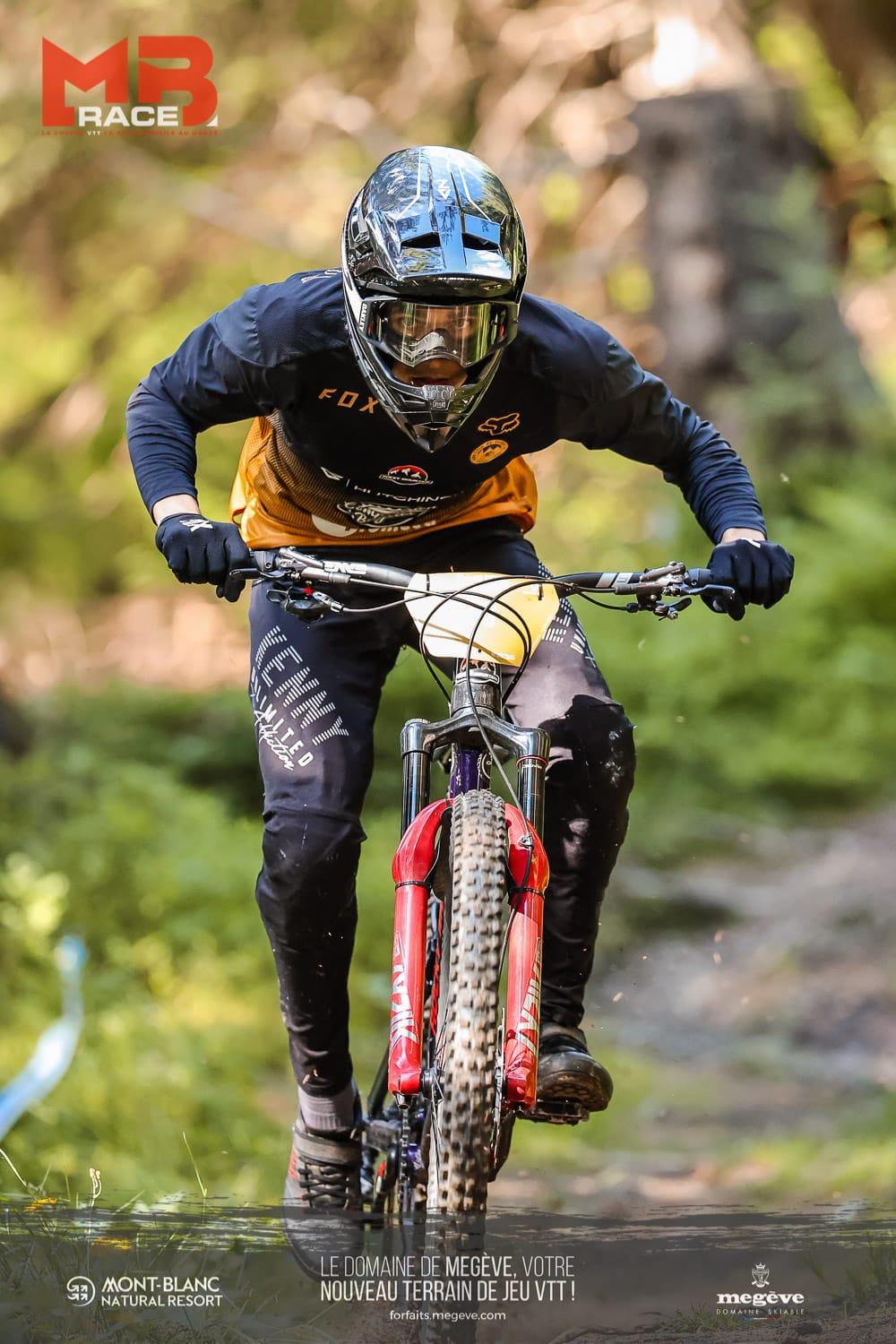 VTT Enduro: Les pilotes du Vélo Club du Velay font briller les couleurs du club.